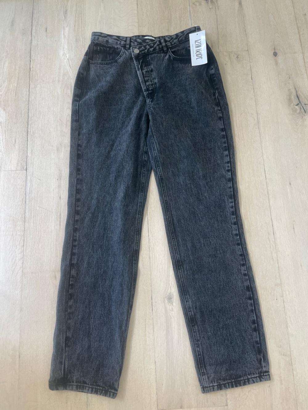 NWT 12th Tribe Asymmetrical Waist Dylan Jeans Size 28 - Picture 2 of 8